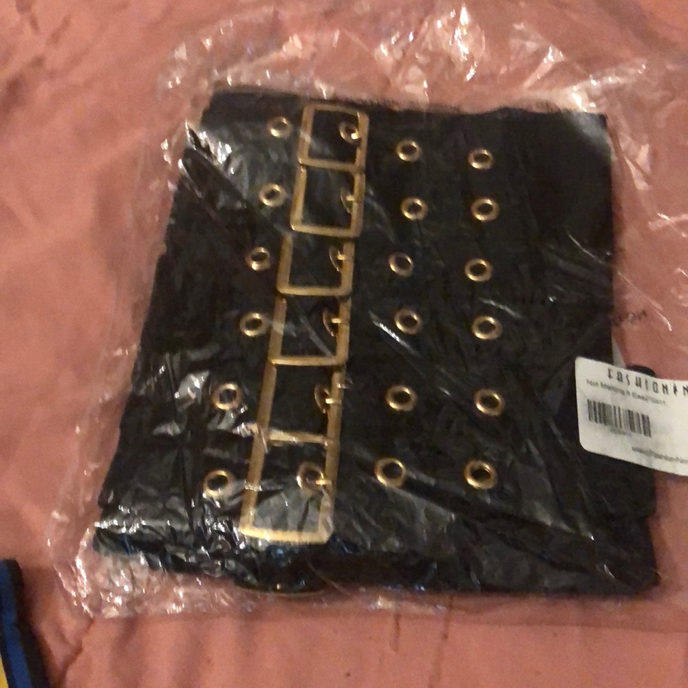 Black stretch buckle skirt